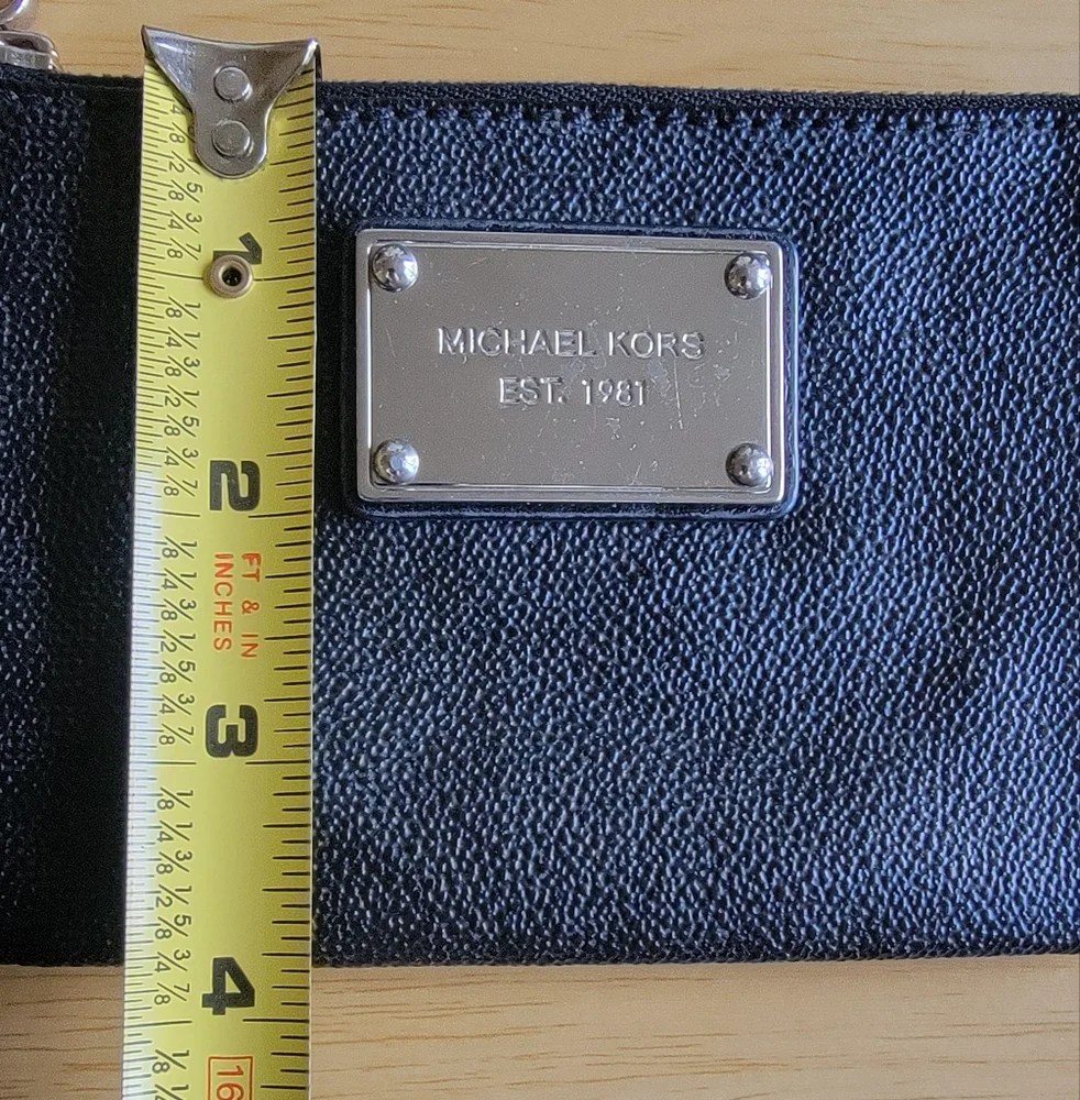 Michael Kors Black Wristlet. EUC. - Picture 9 of 11